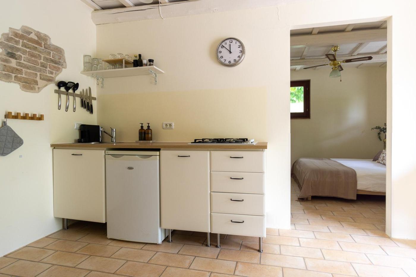 Rosa Nel Pozzo Apartments And B&B San Pietro  Exterior photo