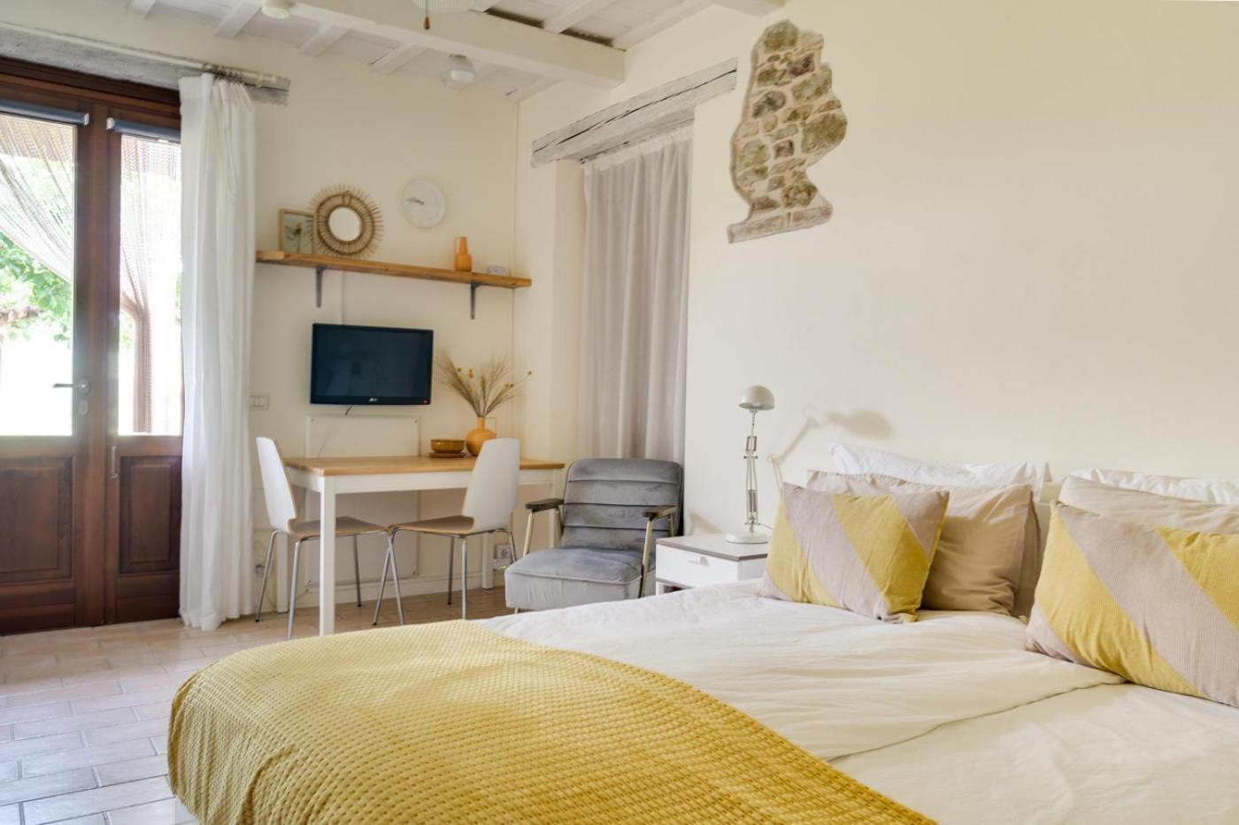 Rosa Nel Pozzo Apartments And B&B San Pietro  Exterior photo