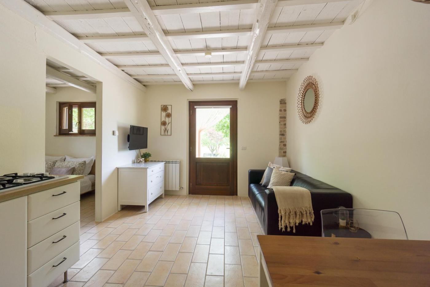 Rosa Nel Pozzo Apartments And B&B San Pietro  Exterior photo