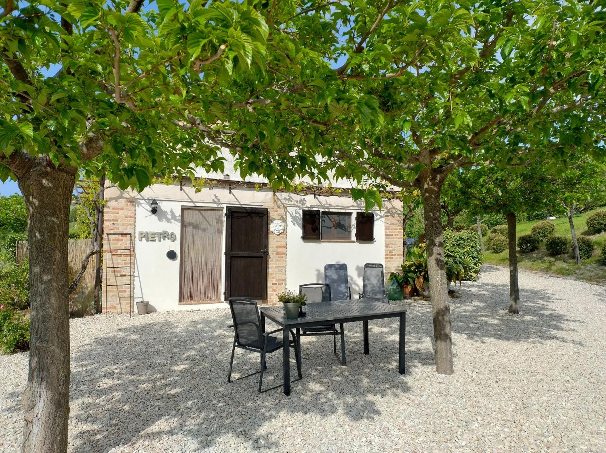 Rosa Nel Pozzo Apartments And B&B San Pietro  Exterior photo